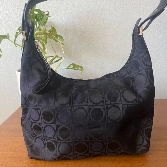 Salvatore Ferragamo Black Leather Trim Nylon Shoulder Bag Y2K Style Hobo Purse - Picture 2 of 16